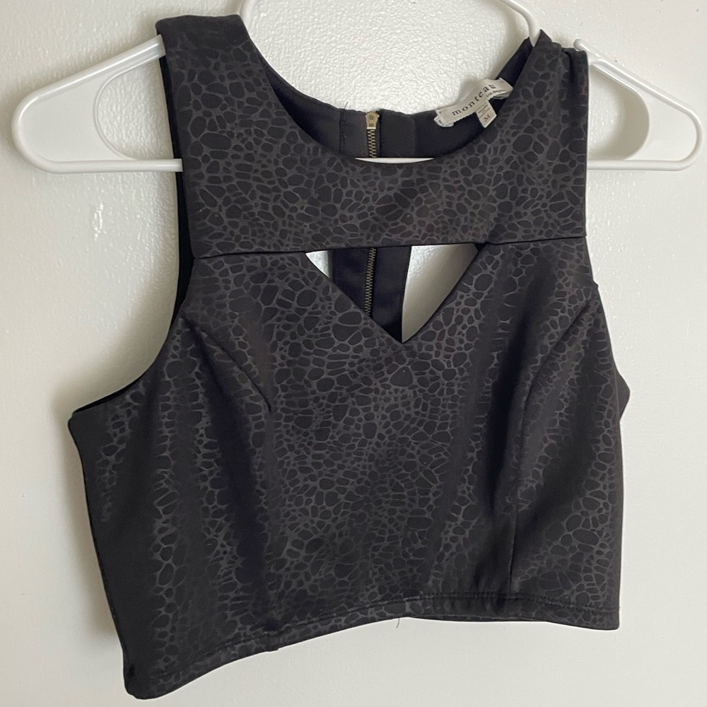 Black crop top snakeskin cutouts medium